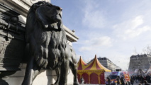 Forains et gens du cirque sur la Place de la République © VD/PT