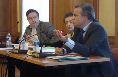 L'opposition au conseil du 5e arrondissement : Louis Lefèvre-Utile, Lyne Cohen-Solal et Pierre Dubreuil lors du précédent conseil le 8 mars 2012 - Photo : VD.