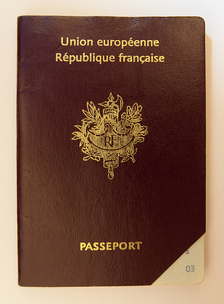 Passeport français annulé © CC BY-SA