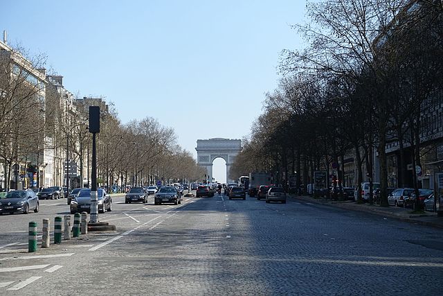 Avenue de la grande armée à Paris © Guilhem Vellut