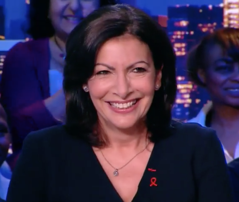 Anne Hidalgo dans l'émission Chez Canteloup sur TF1 le vendredi 23 mars 2018 © capture d'écran